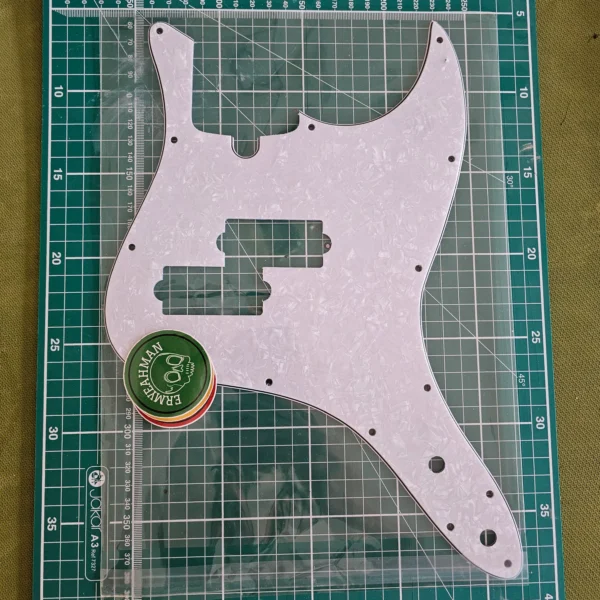 Fender® MK2 Mark Hoppus Signature Style Pickguard